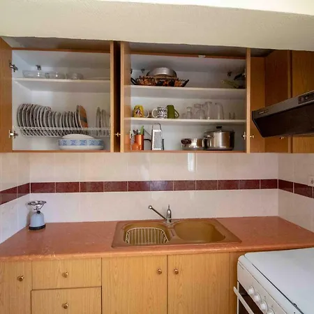 Tsirivakos Apartment *